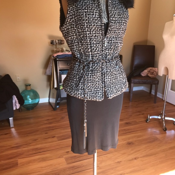 WHBM Houndstooth vest with detachable collar. - Picture 4 of 5